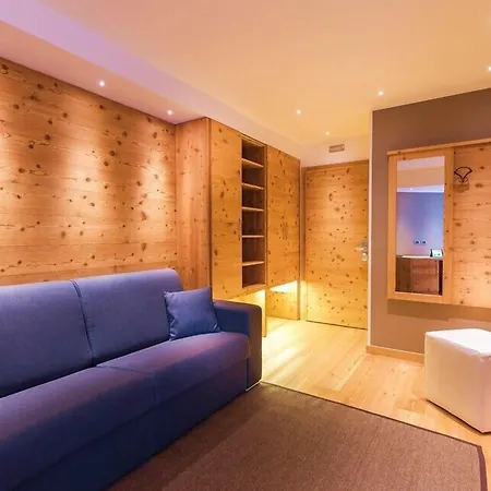 Astoria Hotel 4*