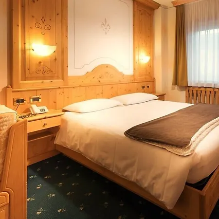 Astoria Hotel 4*