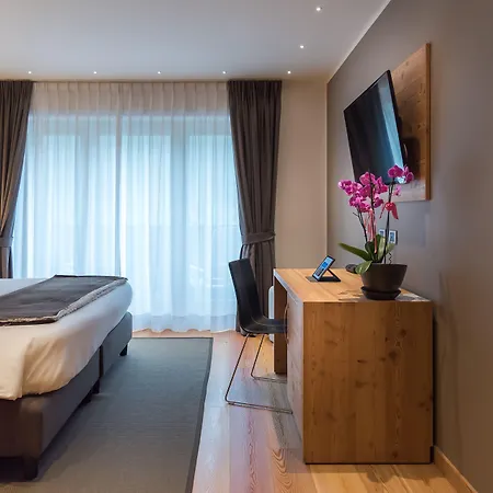 Astoria Hotel 4*