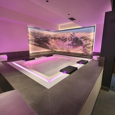 Astoria Hotel 4*