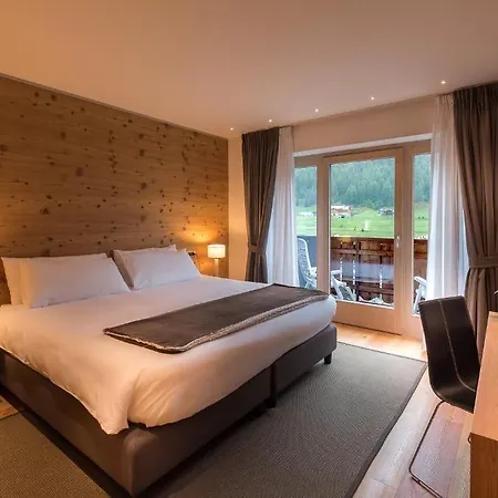 Astoria Hotel 4*